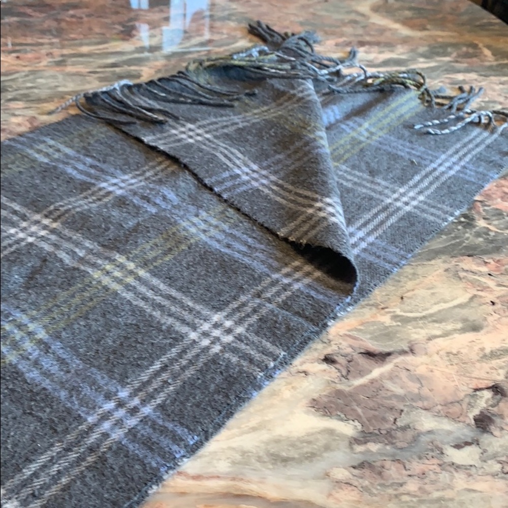 Grey scarf